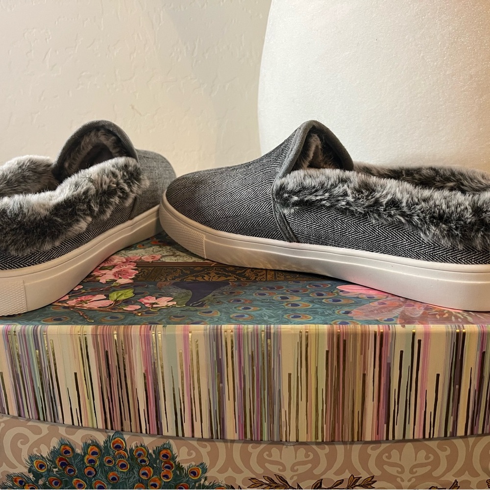 Makie Grey Slip-On Faux Fur Lined Slippers - Picture 2 of 5